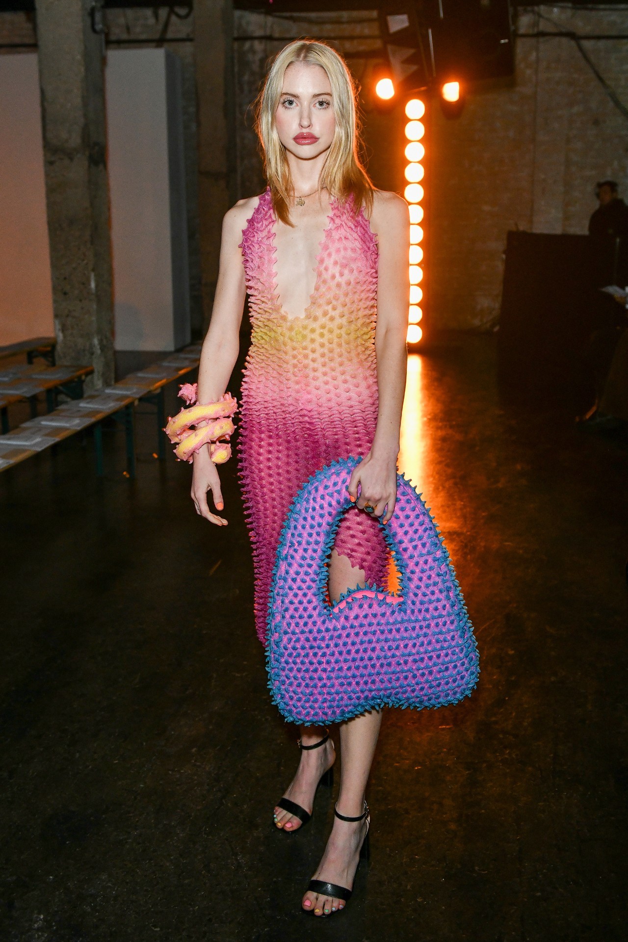 Chloe Cherry Euphoria Faye Actor Outfits Style David Koma FW22 show London Fashion Week Dress Floral Mini Black Chet Lo Bag Pink Ombre Ashley Williams Red Heart Bag 